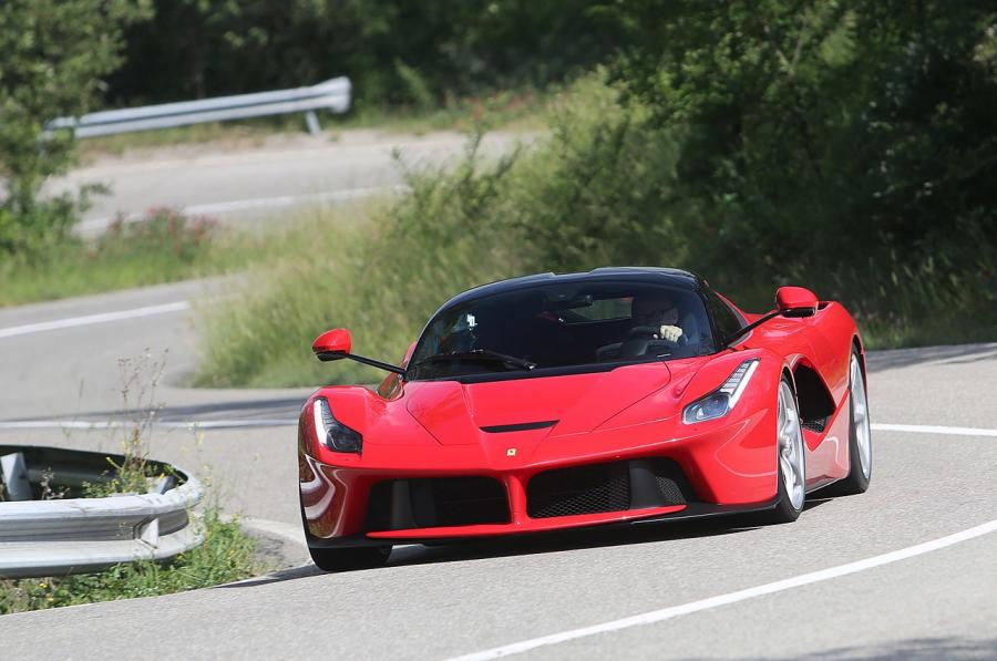  Ferrari LaFerrari 2015 года  (фото 10 из 56)